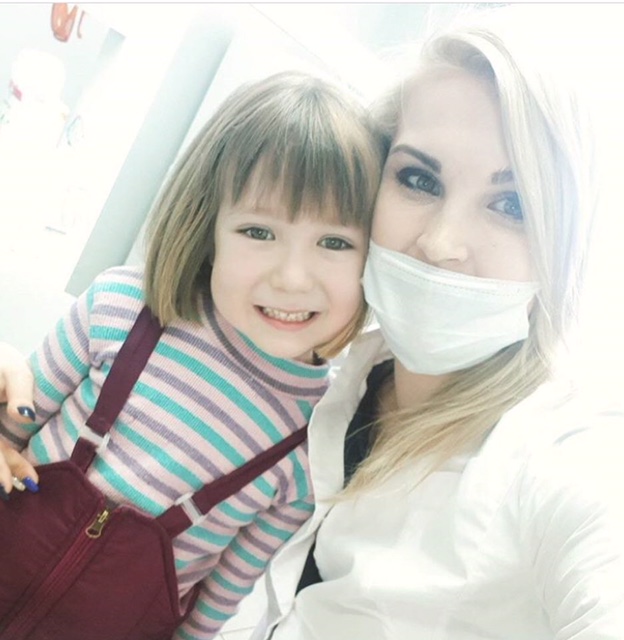 наши маленькие пациенты учатся улыбаться и не боятся стоматологов